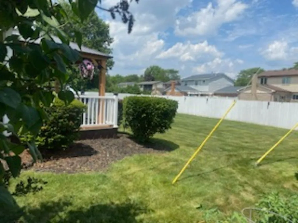 Professional yard maintenance in Redford, MI - Dee Nice Lawn Service