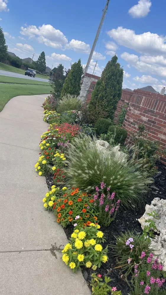 Top-rated landscaping services for beautiful yards across Tulsa, OK - DeeDees Bloomers Landscape & Design