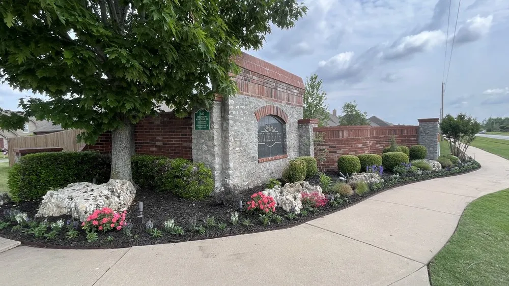 Custom lawn care service near you across Tulsa, OK - DeeDees Bloomers Landscape & Design