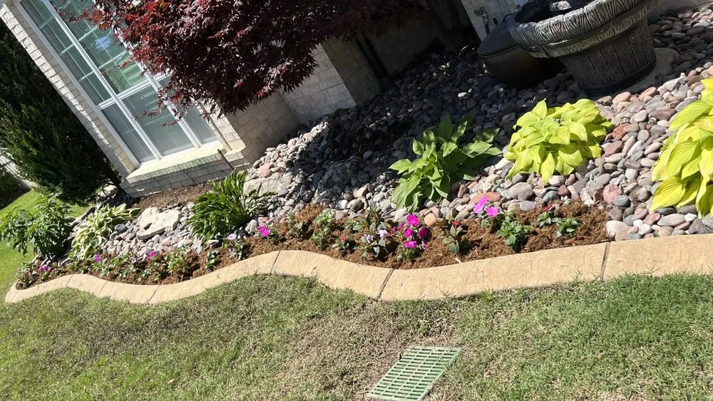 Top-rated outdoor landscaping in Tulsa, OK - DeeDees Bloomers Landscape & Design