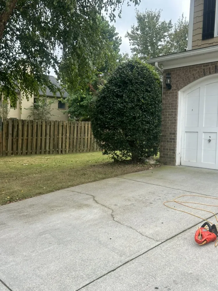 Custom lawn mowing service experts serving Gainesville, GA - Deeno’s Imperial Landscaping