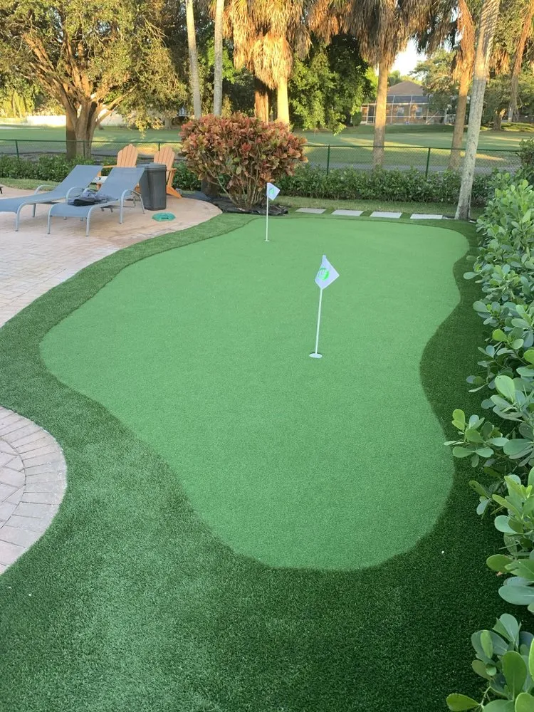 Top-rated lawn mowing service in Fort Lauderdale, FL - Deep green landscapers