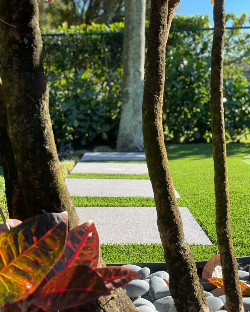 Trusted outdoor landscaping for homes across Fort Lauderdale, FL - Deep green landscapers