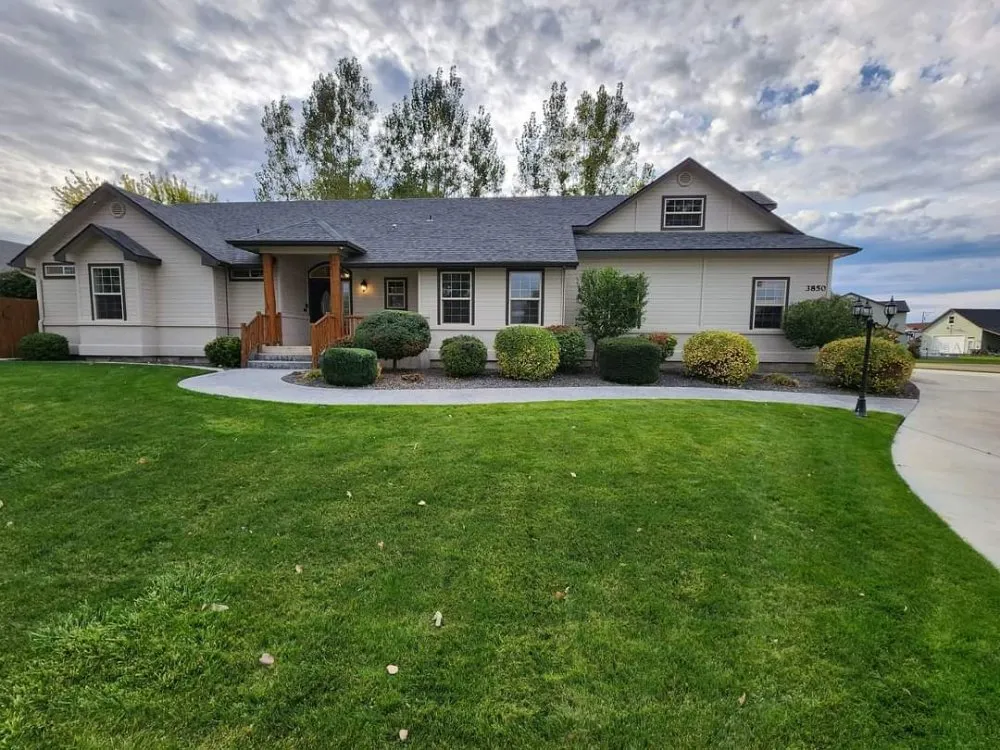 Professional garden landscaping experts serving Nampa, ID - DeepRoots Landscape Lawncare & Maintenance