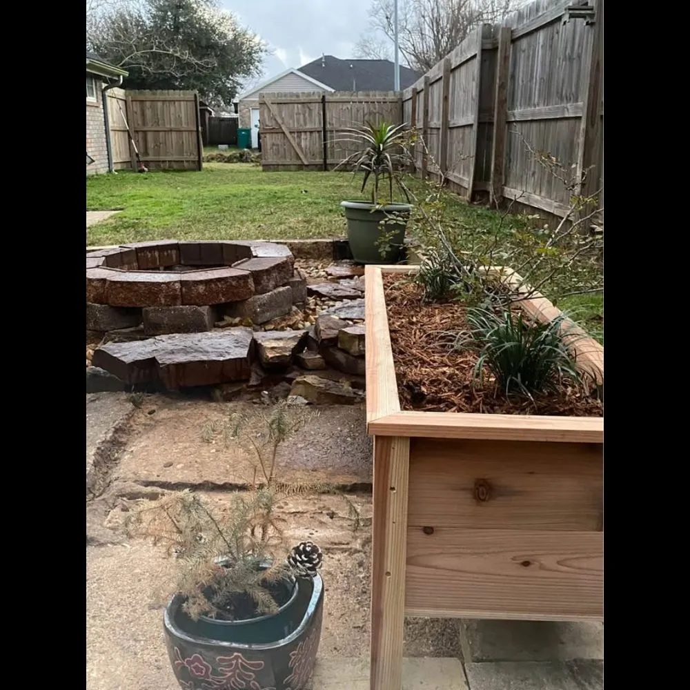 Local yard maintenance in Lake Charles, LA by Deepswoods Lawn and Landscaping