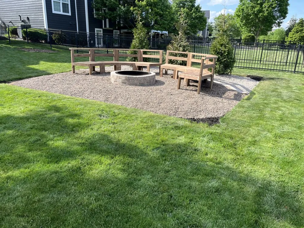Top-rated yard cleanup service in Noblesville, IN - Deer Landscaping