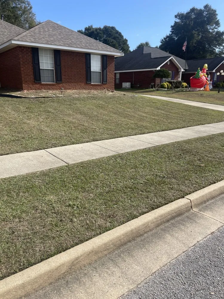 Affordable lawn mowing service experts serving Mobile, AL - Deerocs Lawncare and Power Washing
