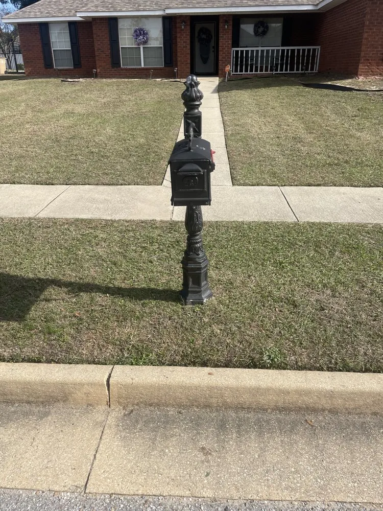 Reliable landscaping services experts serving Mobile, AL - Deerocs Lawncare and Power Washing