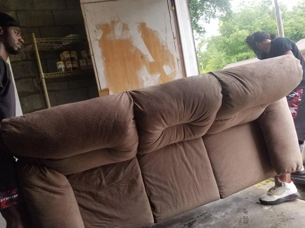 Affordable outdoor landscaping experts serving Greer, SC - Dee’s Hauling & Lawn Services