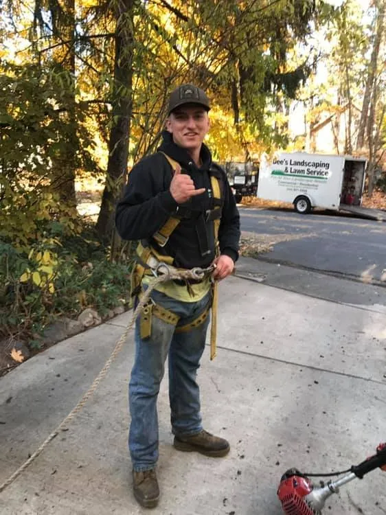 Trusted outdoor landscaping experts serving Gulfport, MS - Dee's Lawn & Landscaping