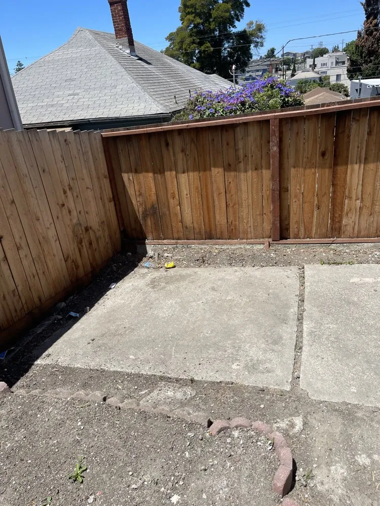 Top-rated landscape design for homes in Oakland, CA by Dee’s Lawn Care & Power Wash Services