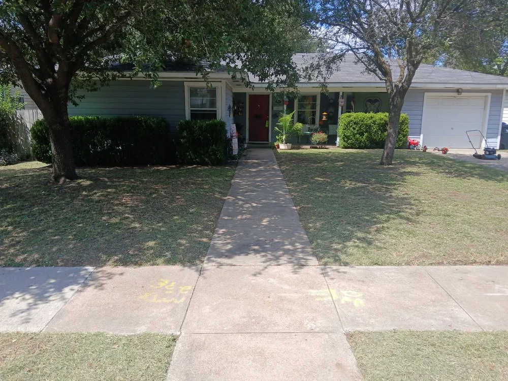 Trusted landscape installation with custom design in Waco, TX by Dee's Lawn Service