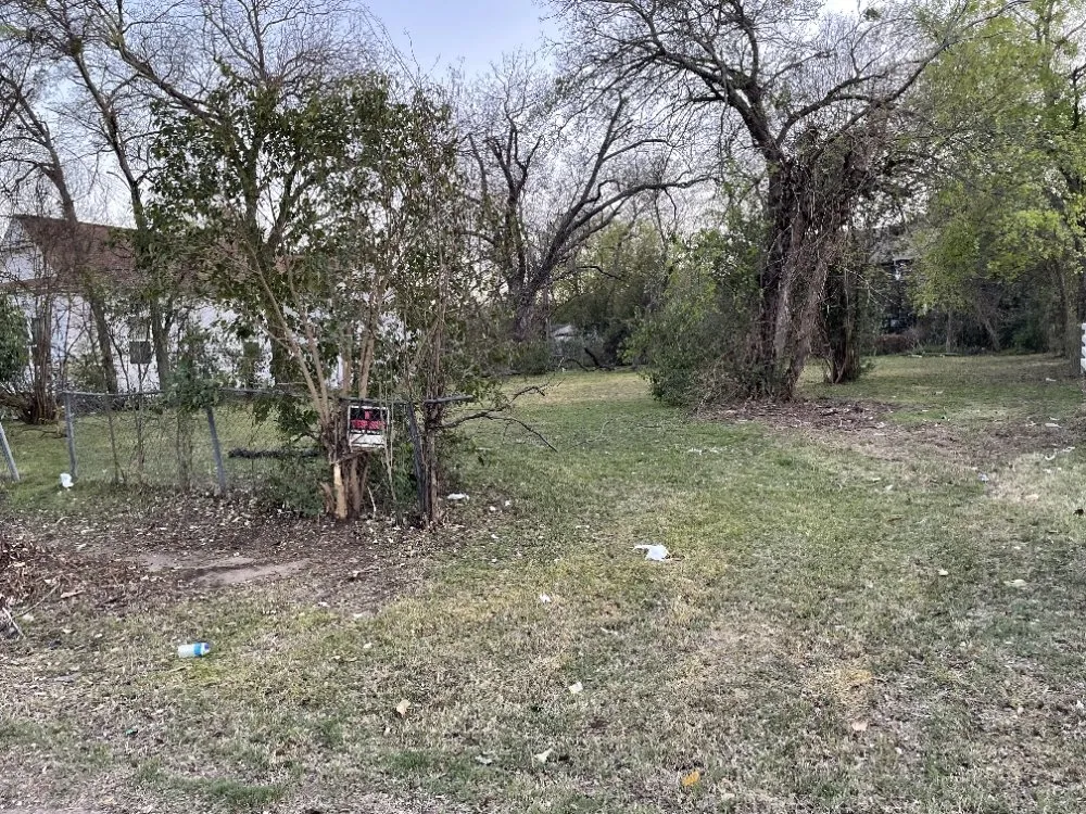 Expert lawn care service in Waco, TX - Dee's Lawn Service