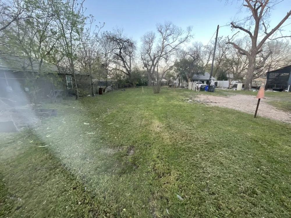 Professional yard maintenance in Waco, TX - Dee's Lawn Service