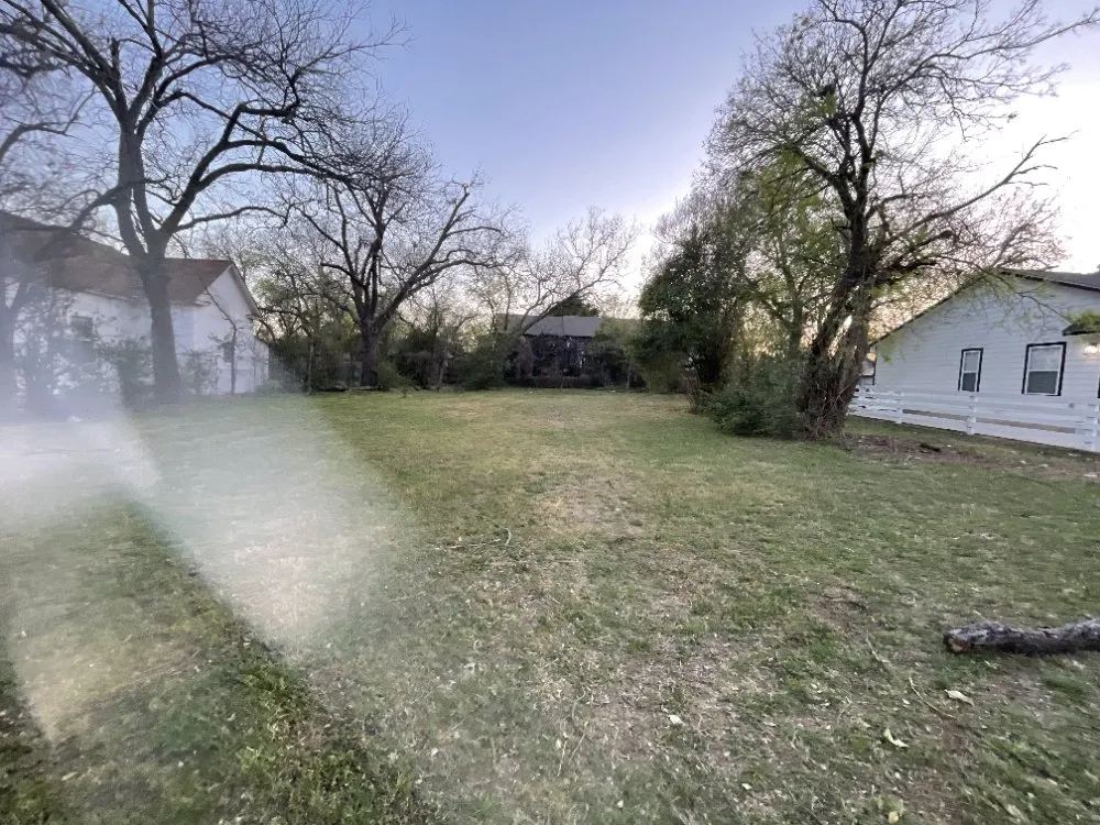 Reliable lawn mowing service in Waco, TX by Dee's Lawn Service