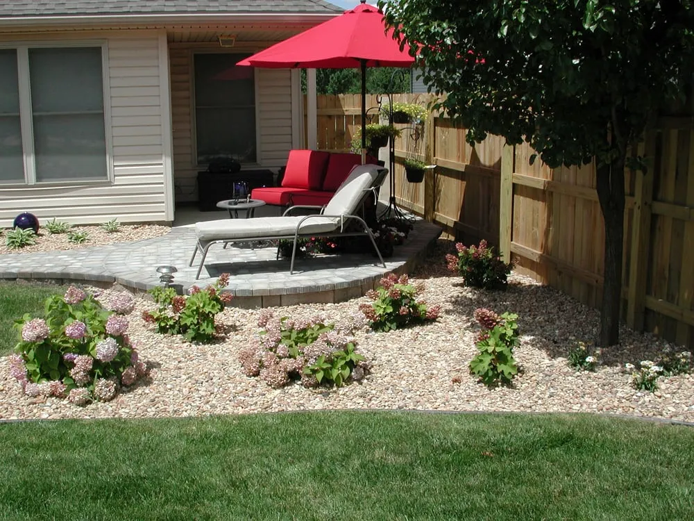 Reliable yard cleanup service for year-round maintenance in Clayton, OH by Deeter Nurseries
