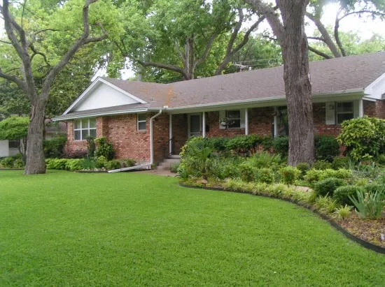 Local landscaping services experts serving Garland, TX - DeFeo's Landscaping & Lawn Care