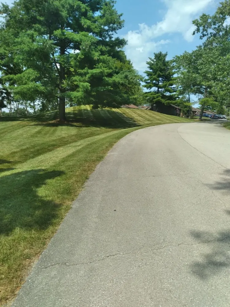 Custom garden landscaping in Linton, IN - Definitive Cut