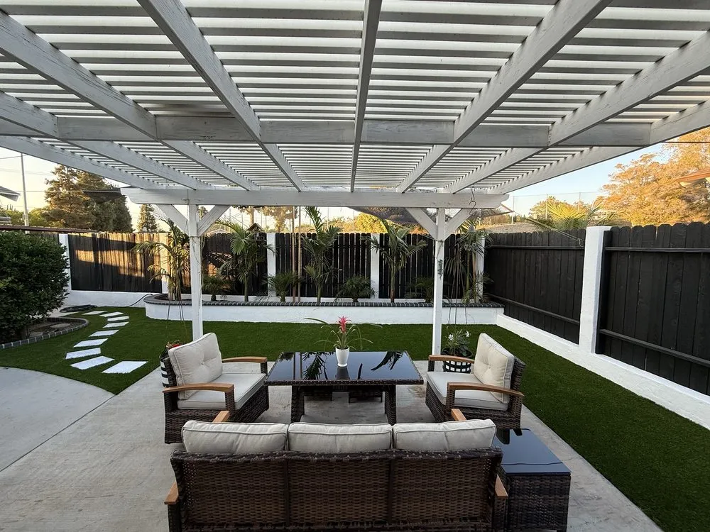 Professional garden landscaping in Long Beach, CA by De’Guerrero Design & Build