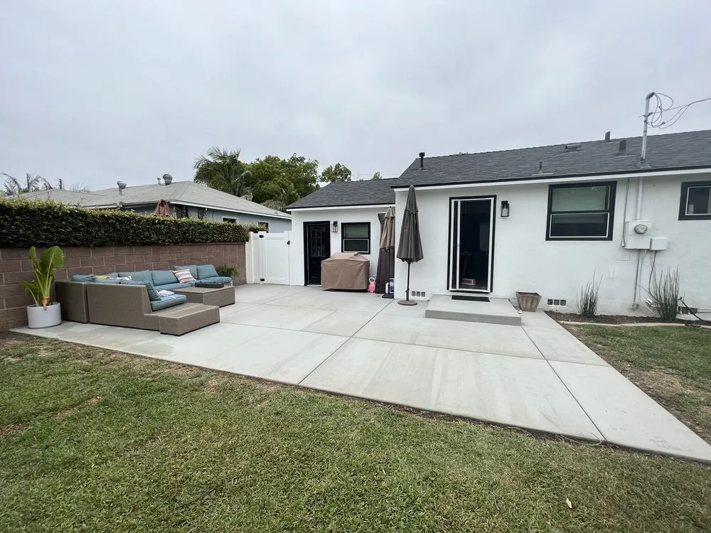 Expert yard maintenance experts serving Long Beach, CA - De’Guerrero Design & Build