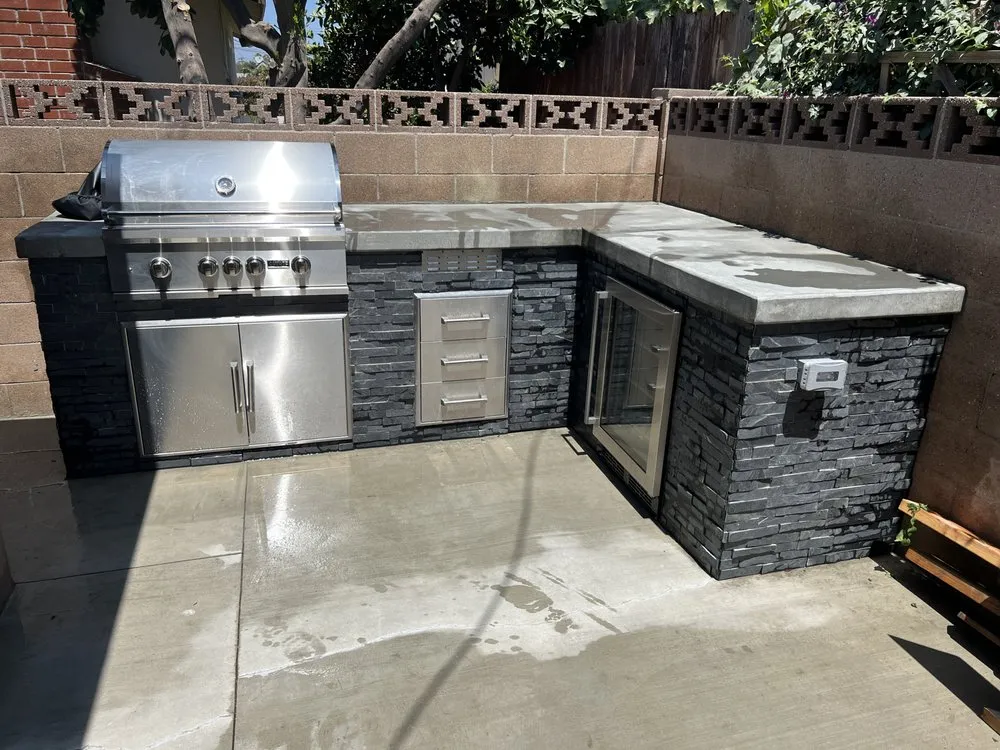 Reliable lawn mowing service in Cerritos, CA - Deiby's Landscape