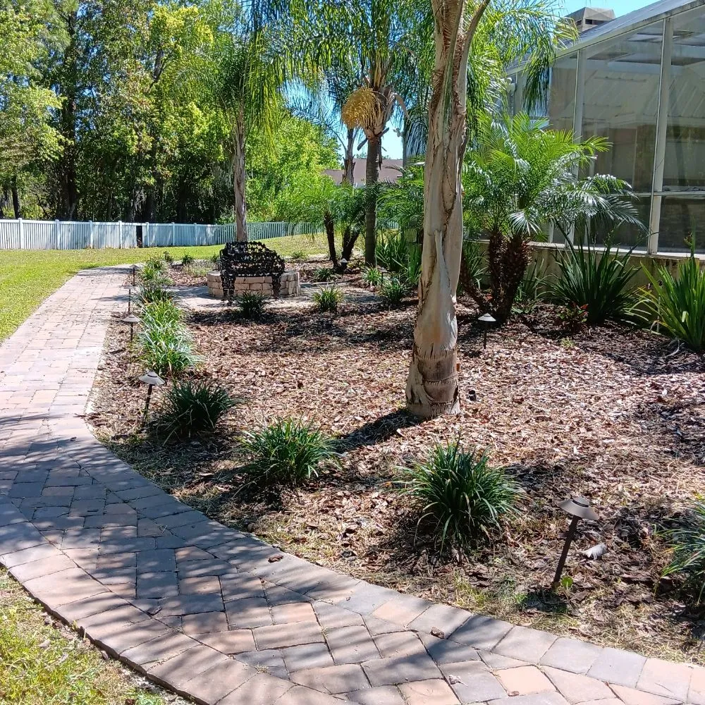 Top-rated lawn mowing service experts serving Tampa, FL - Deke's