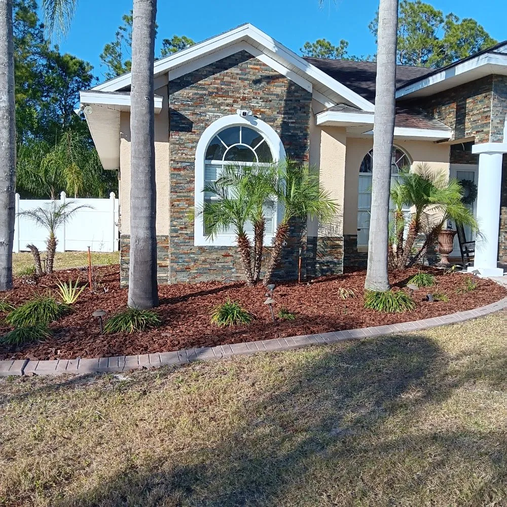 Affordable yard maintenance in Tampa, FL - Deke's