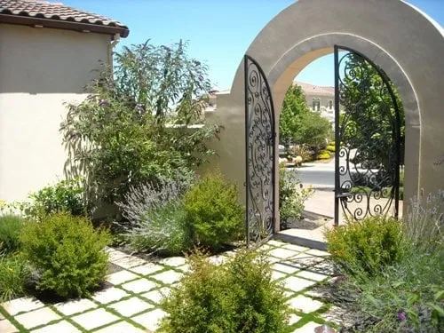 Top-rated lawn mowing service experts serving Fremont, CA - Del Conte's Landscaping