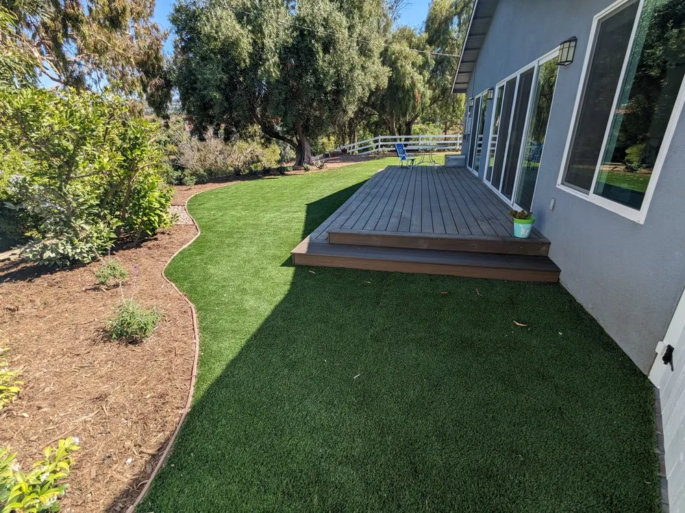 Custom lawn mowing service for homes across Long Beach, CA - Del Mar Landscaping