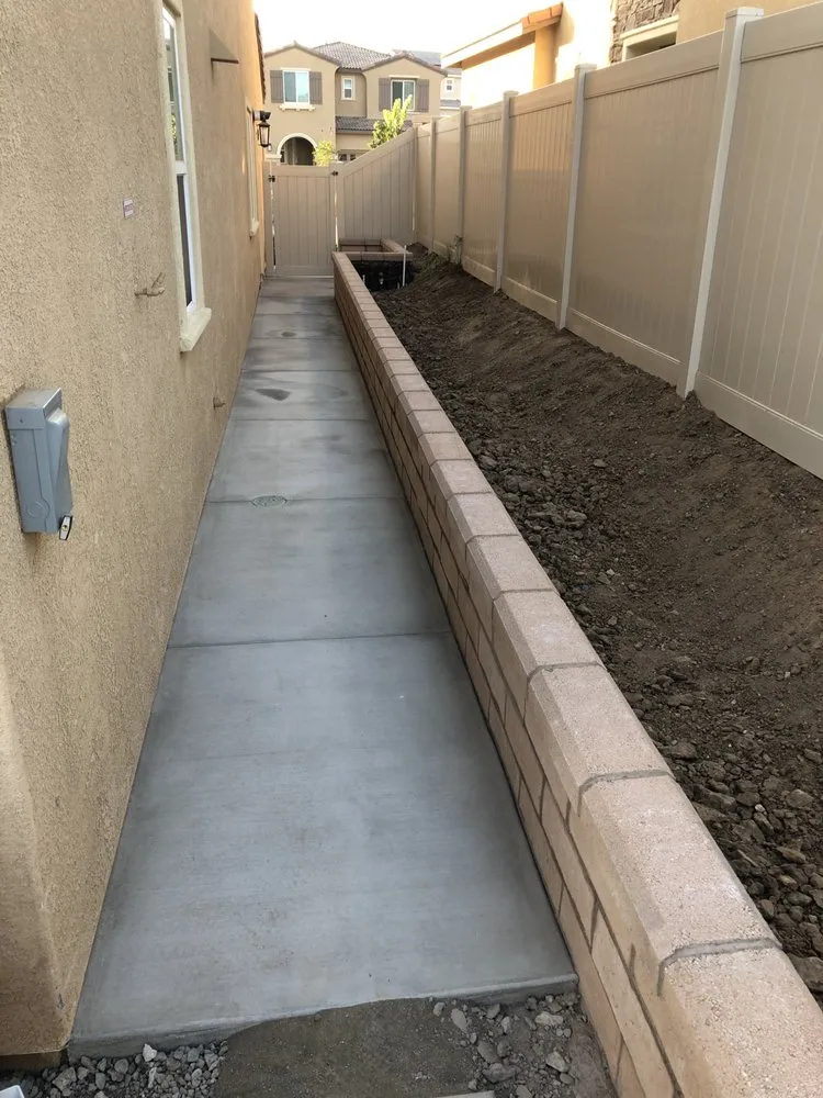 Reliable lawn care service experts serving Carlsbad, CA - Del Rio Landscape