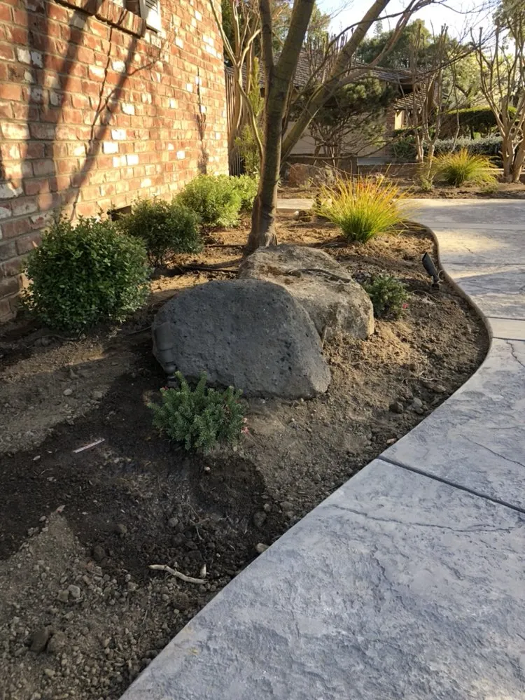 Top-rated lawn mowing service experts serving Modesto, CA - Del Rio Landscaping