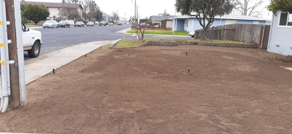 Expert lawn mowing service experts serving Modesto, CA - Del Toro Landscape