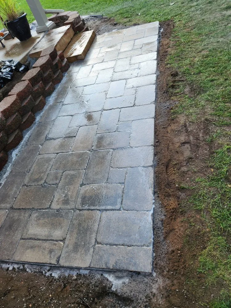 Expert outdoor landscaping for residential properties in Elkhart, IN by Del Toro's Landscaping Services