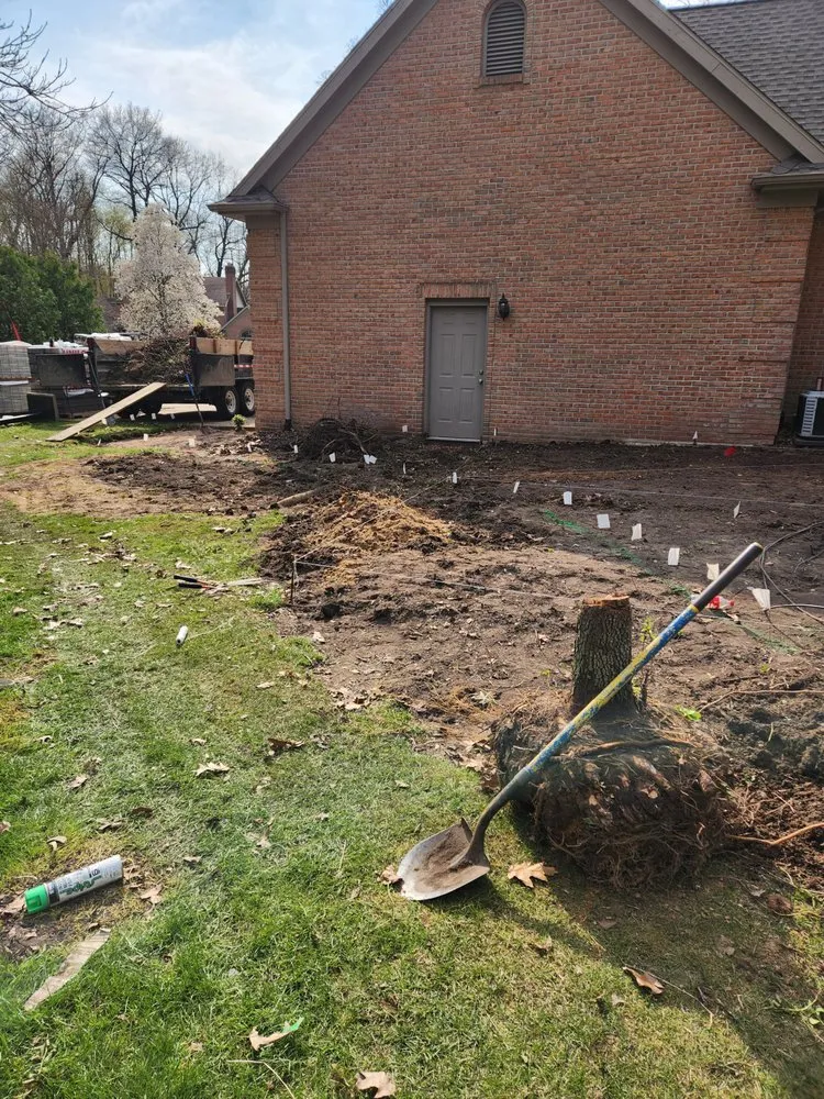 Custom yard maintenance for beautiful yards across Elkhart, IN - Del Toro's Landscaping Services