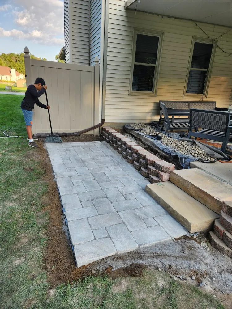 Trusted garden landscaping for year-round maintenance in Elkhart, IN by Del Toro's Landscaping Services