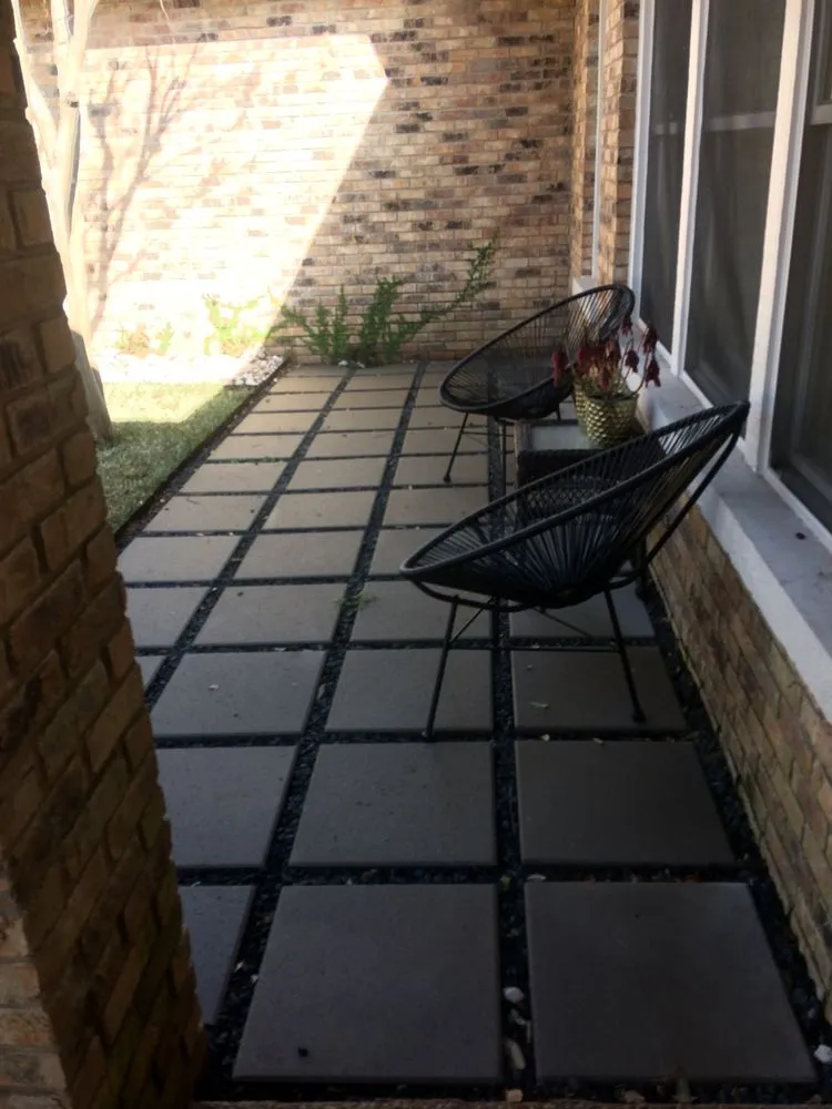 Top-rated lawn mowing service for year-round maintenance in Del Valle, TX by Del Valle Landscape and Maintenance