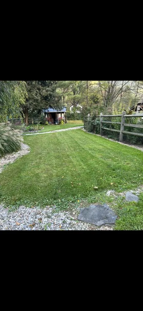 Local lawn mowing service in Chichester, NY - Del Valle Landscaping
