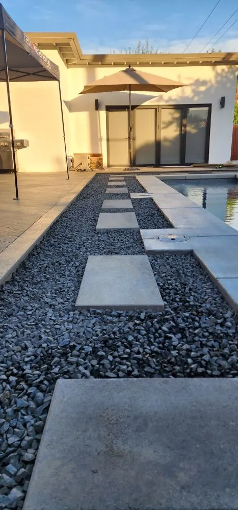 Affordable lawn mowing service experts serving Cathedral City, CA - Del Villal Gardening