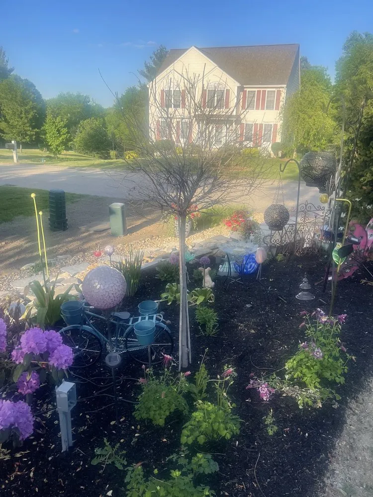 Custom landscaping services experts serving Derry, NH - Delahunty Garden & Landscape Center