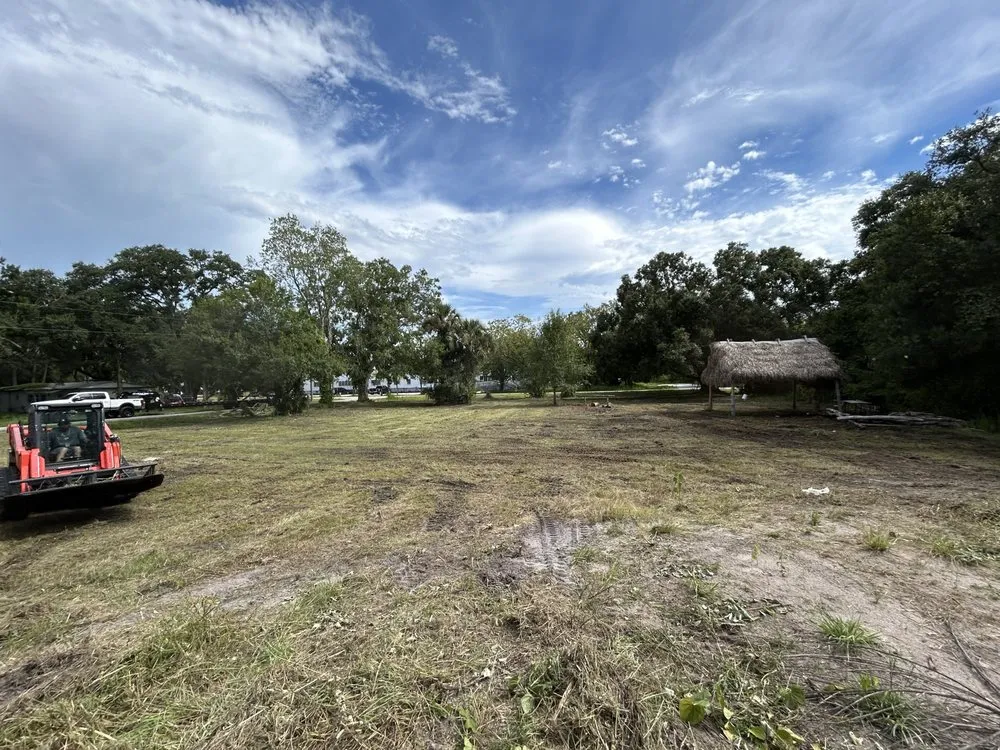 Custom yard cleanup service in Okeechobee, FL - Delalto’s All around works