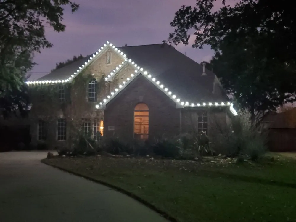 Local yard maintenance for homes across Lewisville, TX - Delarosa Landscape