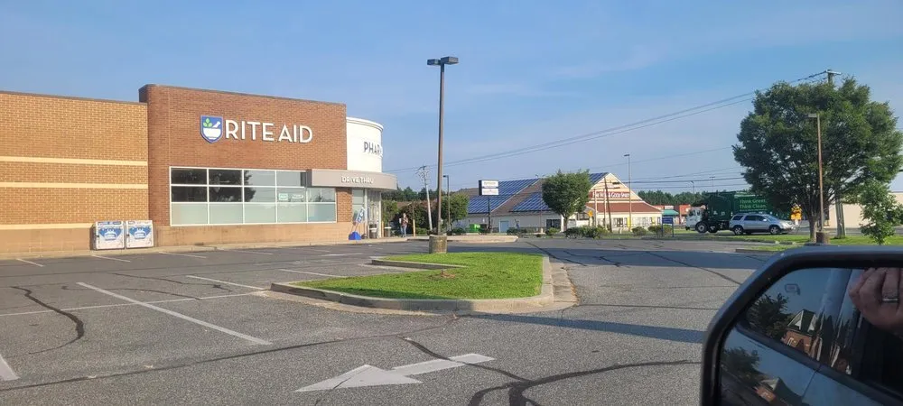 Professional lawn mowing service for year-round maintenance across Frankford, DE - Delaware Commercial Lawn Care