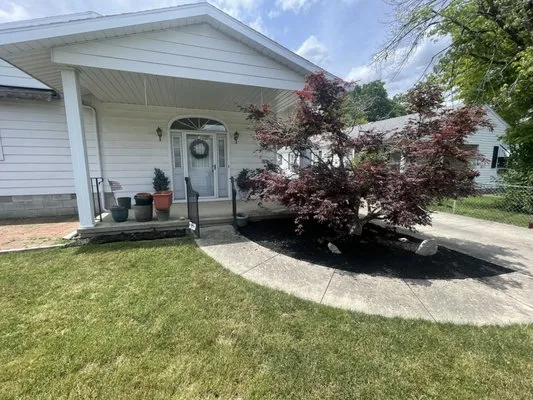 Delaware Lawn Care Property Maintenance Logo