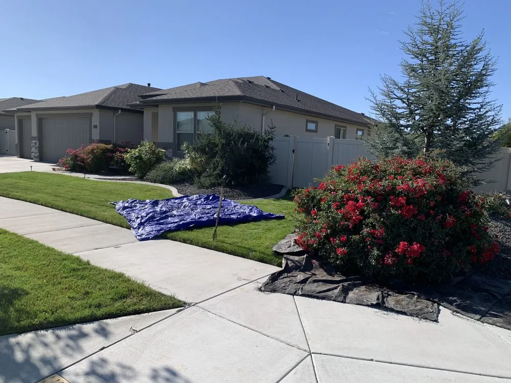 Reliable yard cleanup service with custom design in Boise, ID by DeLawnscaping Sprinklers & Mow