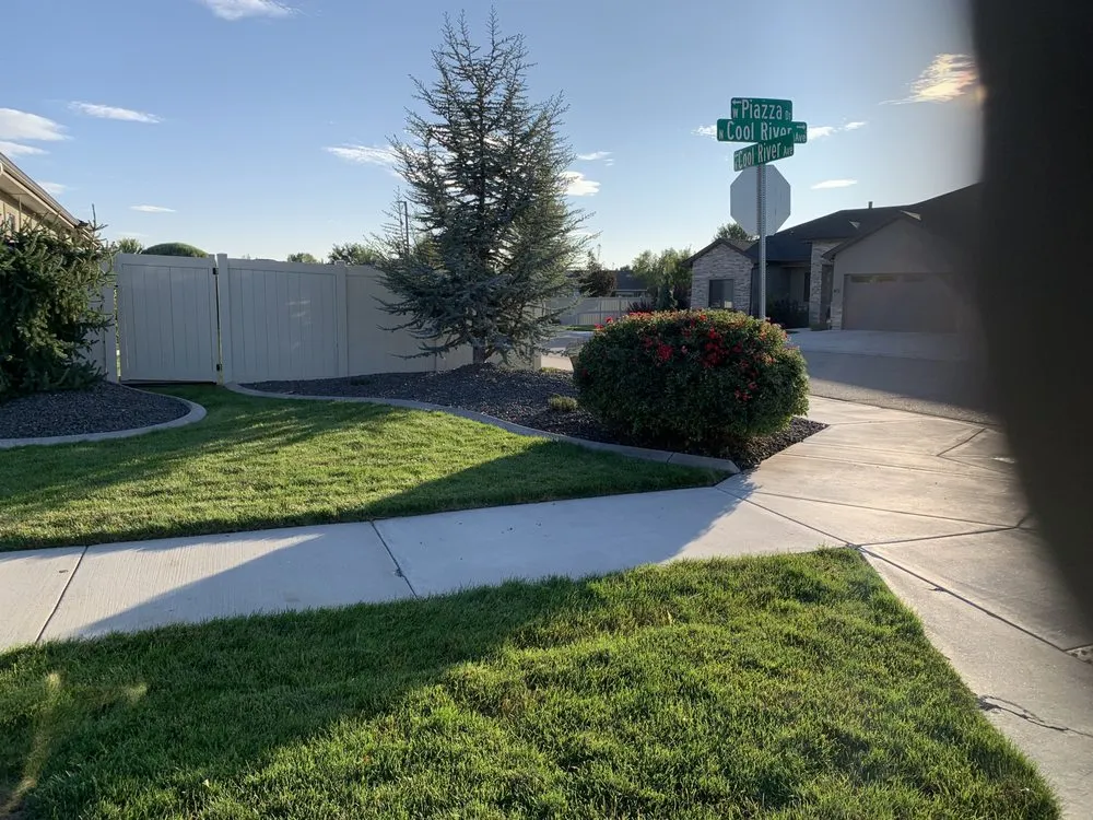 Trusted residential landscaping experts serving Boise, ID - DeLawnscaping Sprinklers & Mow