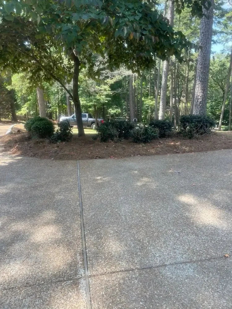 Custom yard maintenance for homes in Oxford, MS by Delbridge Landscaping & Maintenance