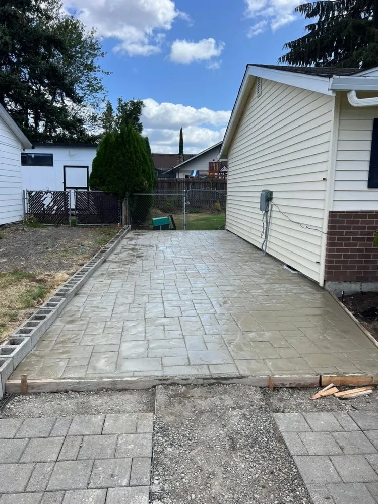 Custom residential landscaping in Beaverton, OR by Delcid General Construction