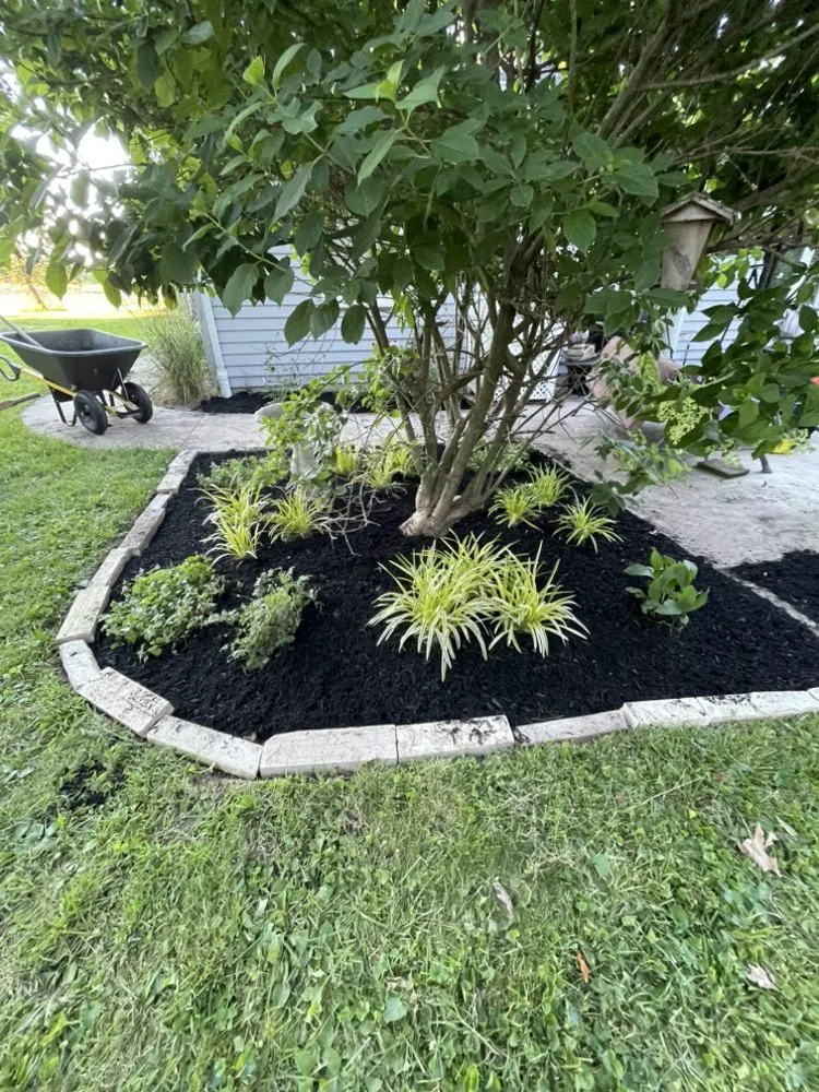 Reliable landscape design in Muncie, IN by Delco Lawncare