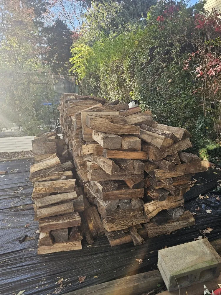 Professional landscaping services experts serving Upper Darby, PA - Delco Mulch and Supply