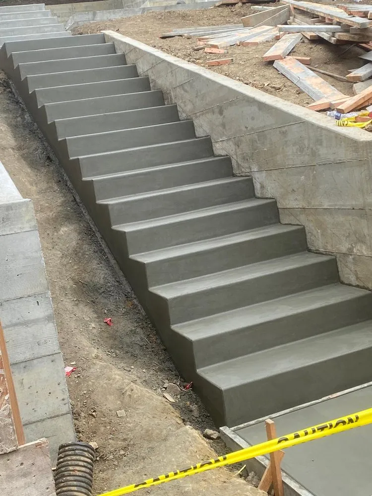 Affordable lawn mowing service experts serving Oklahoma City, OK - Deleon Concrete Landscaping And Painting